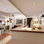 Hotel Hotel Restaurant de l'Océan - Coeur de ville, proche Grande Plage et Port Vieux 3*