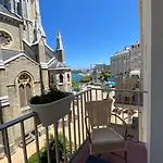 Hotel Restaurant de l'Océan - Coeur de ville, proche Grande Plage et Port Vieux Hotel