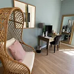 Hotel Restaurant de l'Océan - Coeur de ville, proche Grande Plage et Port Vieux