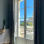 Hotel Restaurant de l'Océan - Coeur de ville, proche Grande Plage et Port Vieux Hotel 3*