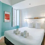 Hotel Restaurant de l'Océan - Coeur de ville, proche Grande Plage et Port Vieux 3*