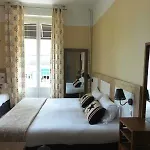 Hotel Restaurant de l'Océan - Coeur de ville, proche Grande Plage et Port Vieux 3*