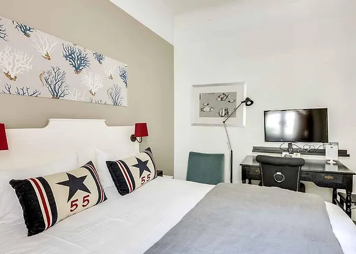 Hotel De L'Ocean Et Restaurant - Coeur De Ville Hotel 3*