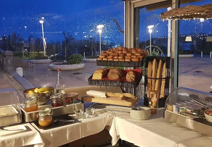 Hotel De L'Ocean Et Restaurant - Coeur De Ville 3*