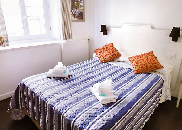 Hotel Hotel Restaurant de l'Océan - Coeur de ville, proche Grande Plage et Port Vieux 3*